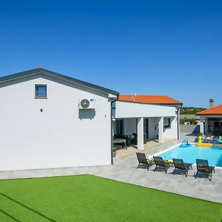 Speranza Вилла Пула